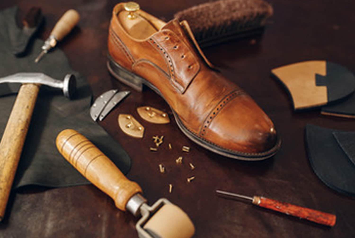 Shoe Repair City For nearly 25 years Bob s Custom Shoe Repair has been providing high quality friendly service to the Vero Beach community